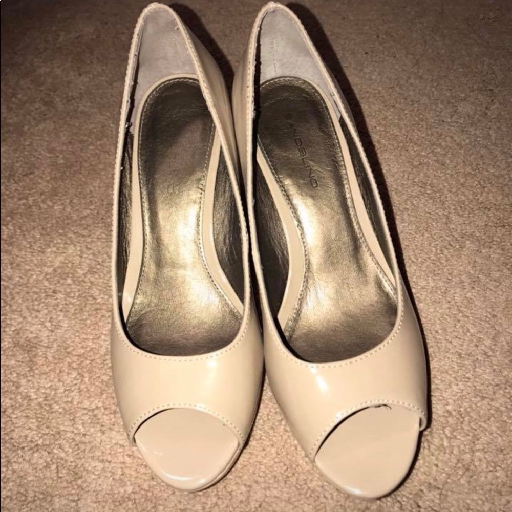 Tan heels